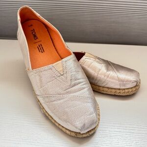 TOMS Women's Light Metallic Gold Slip-On Espadrille